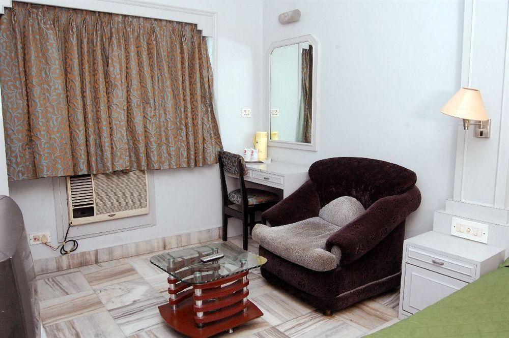 Hotel Rushabh Home Kolkata Ngoại thất bức ảnh