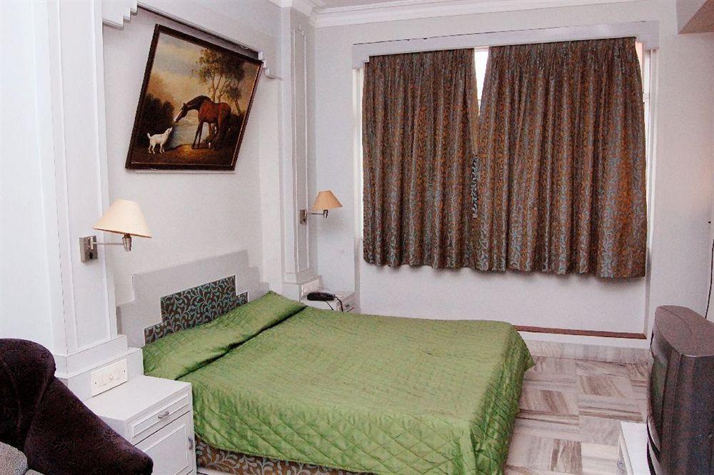 Hotel Rushabh Home Kolkata Ngoại thất bức ảnh