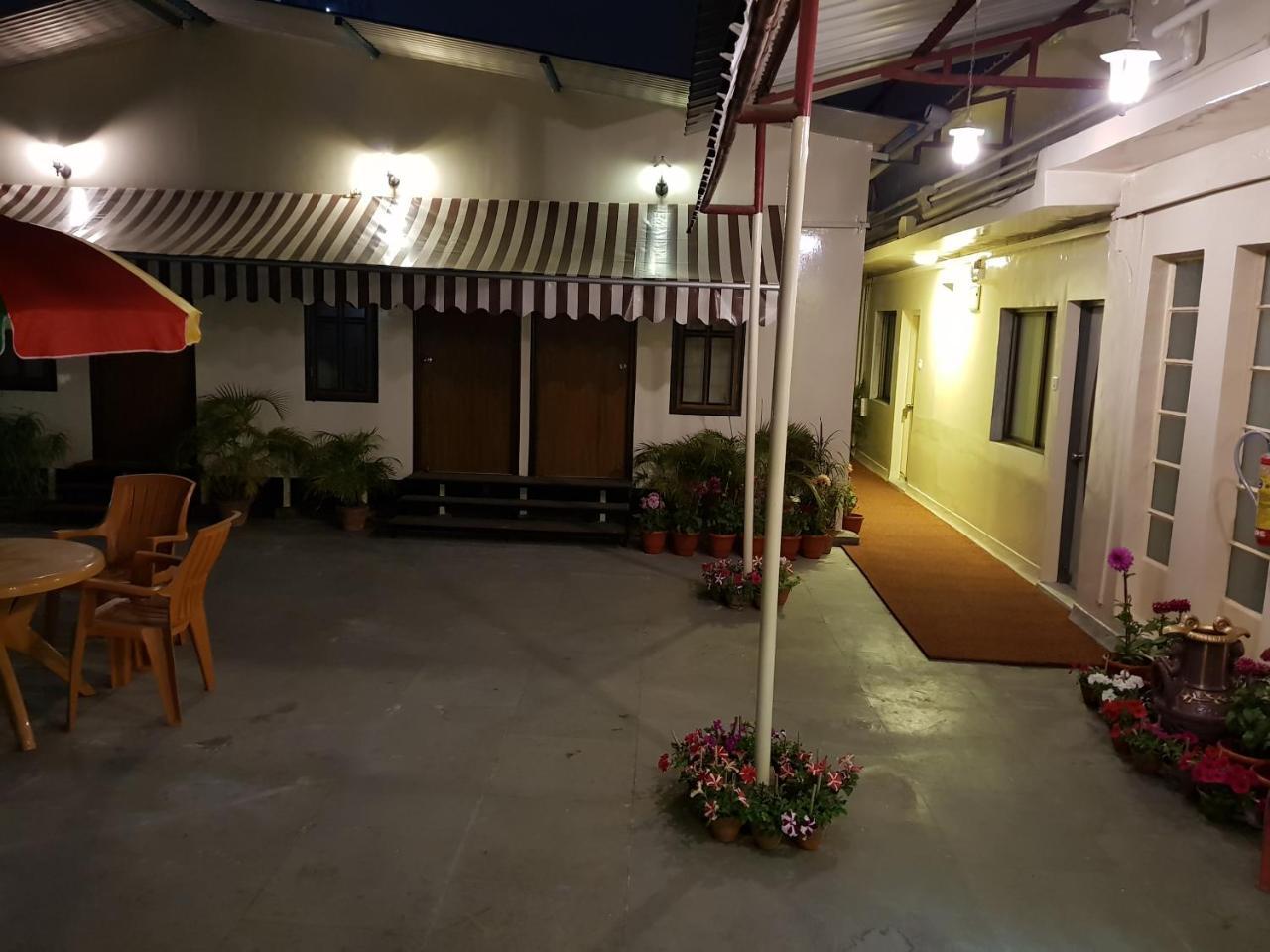 Hotel Rushabh Home Kolkata Ngoại thất bức ảnh