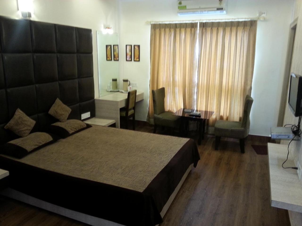 Hotel Rushabh Home Kolkata Ngoại thất bức ảnh