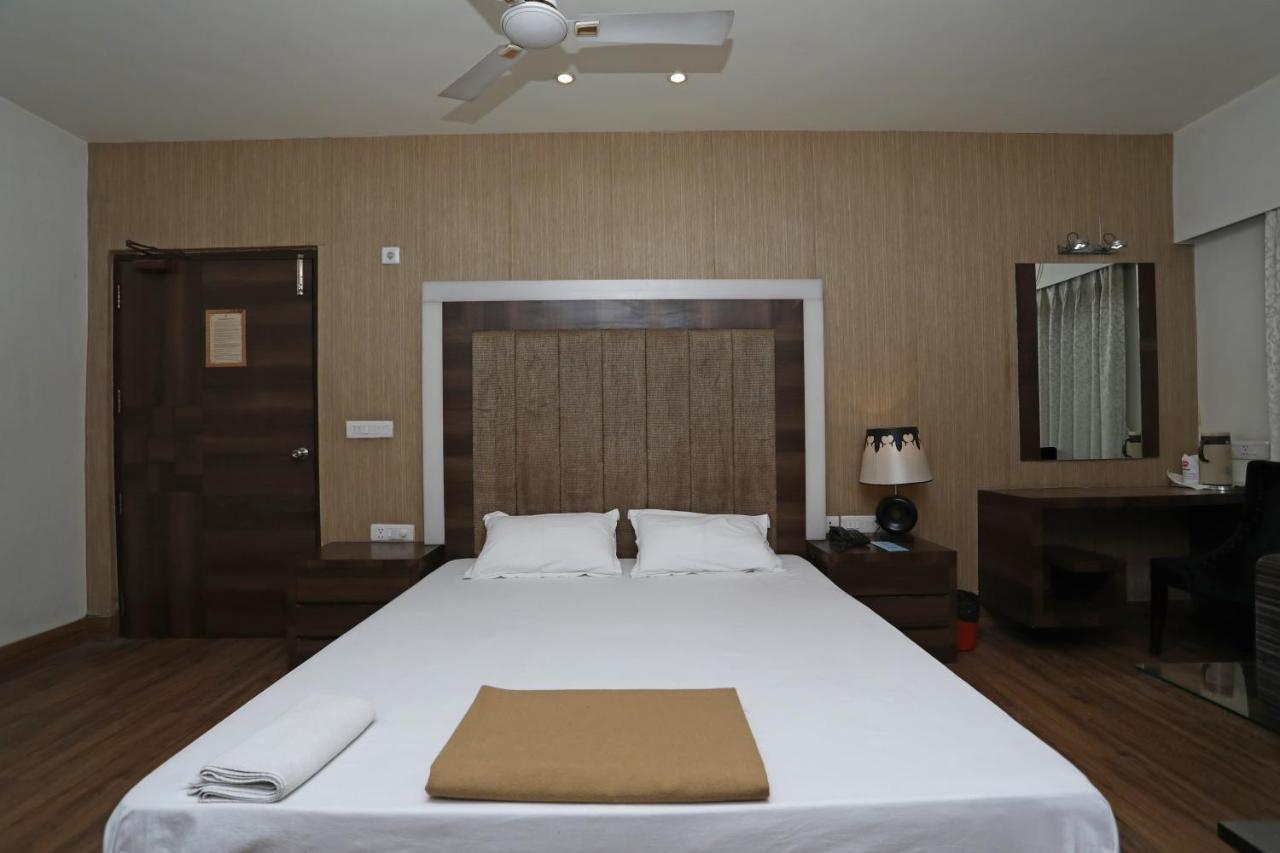 Hotel Rushabh Home Kolkata Ngoại thất bức ảnh