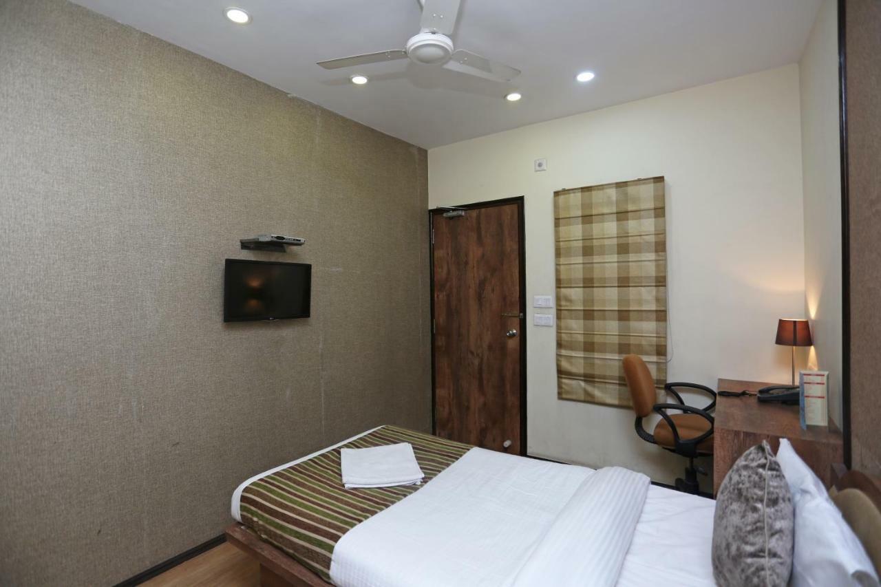 Hotel Rushabh Home Kolkata Ngoại thất bức ảnh